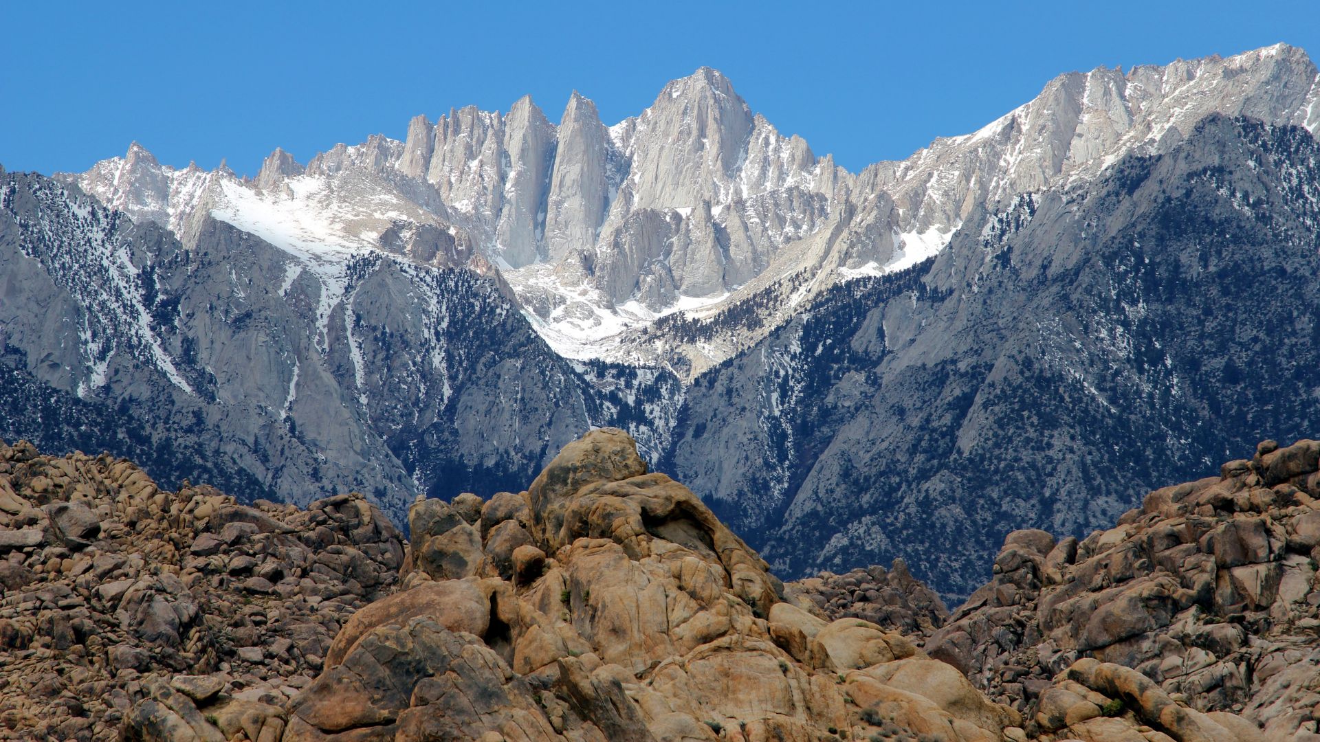 View of Mount Whitney and the Sierra Nevada mountains